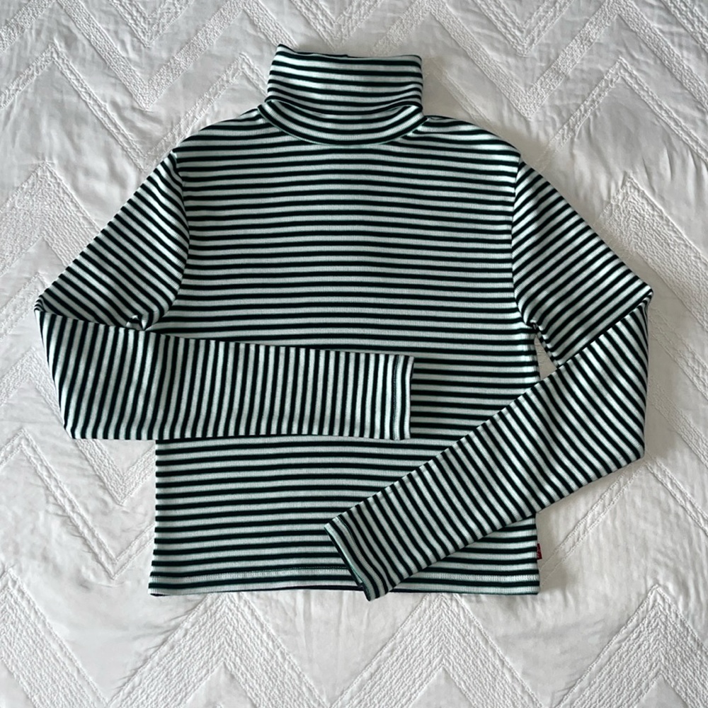 Levi's Ribbed Turtleneck